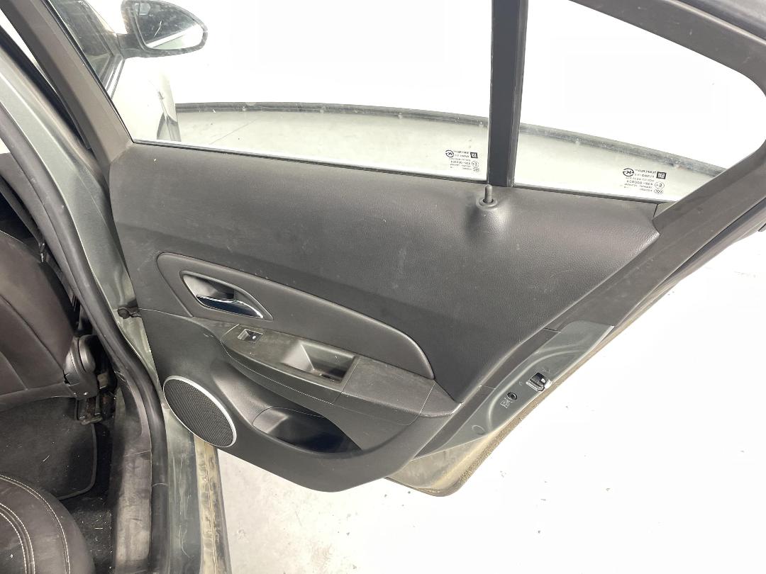 Photo '19' of Holden Cruze