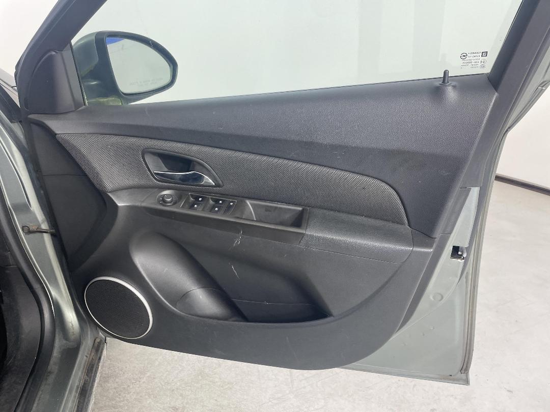 Photo '13' of Holden Cruze Equipe