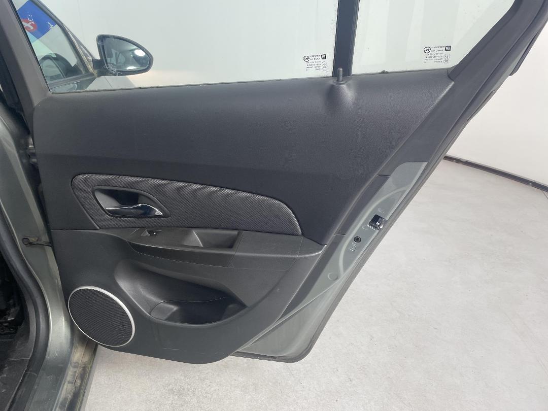 Photo '17' of Holden Cruze Equipe