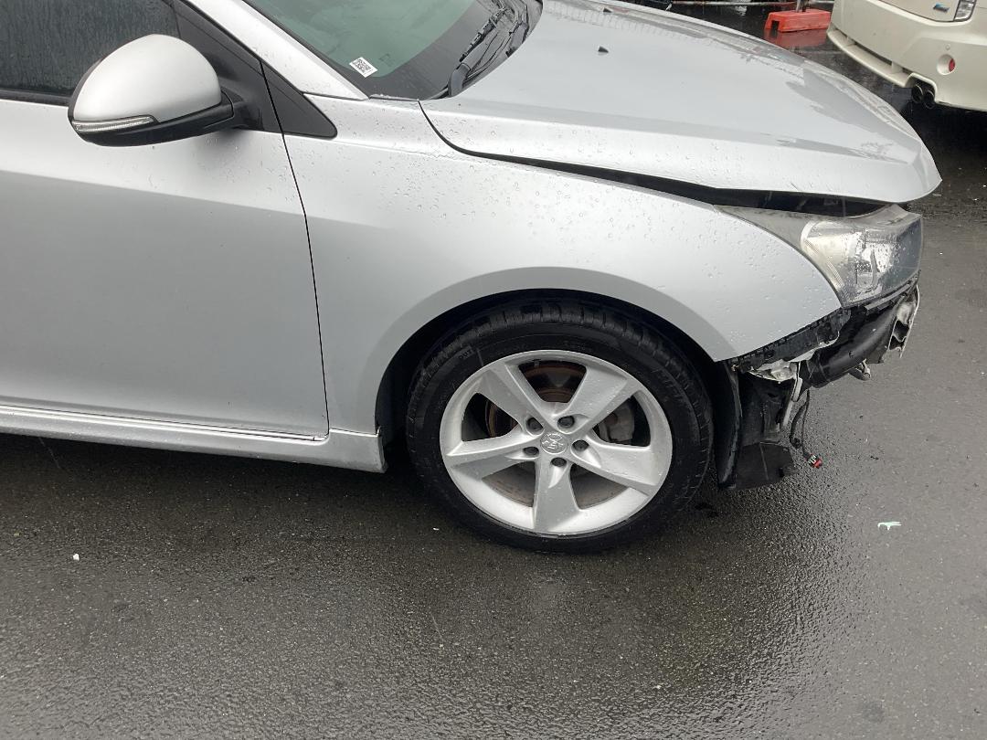 Photo '2' of Holden Cruze SRI-V