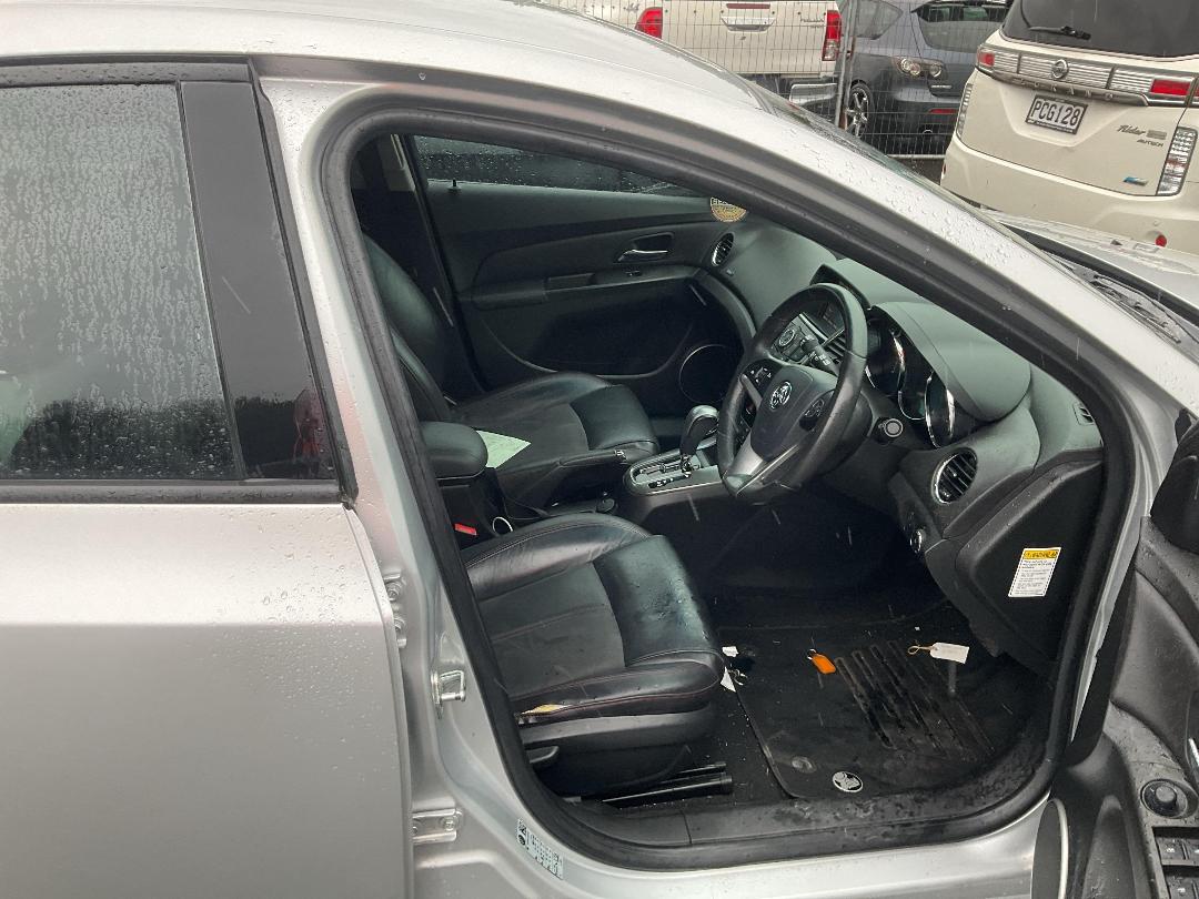 Photo '16' of Holden Cruze SRI-V