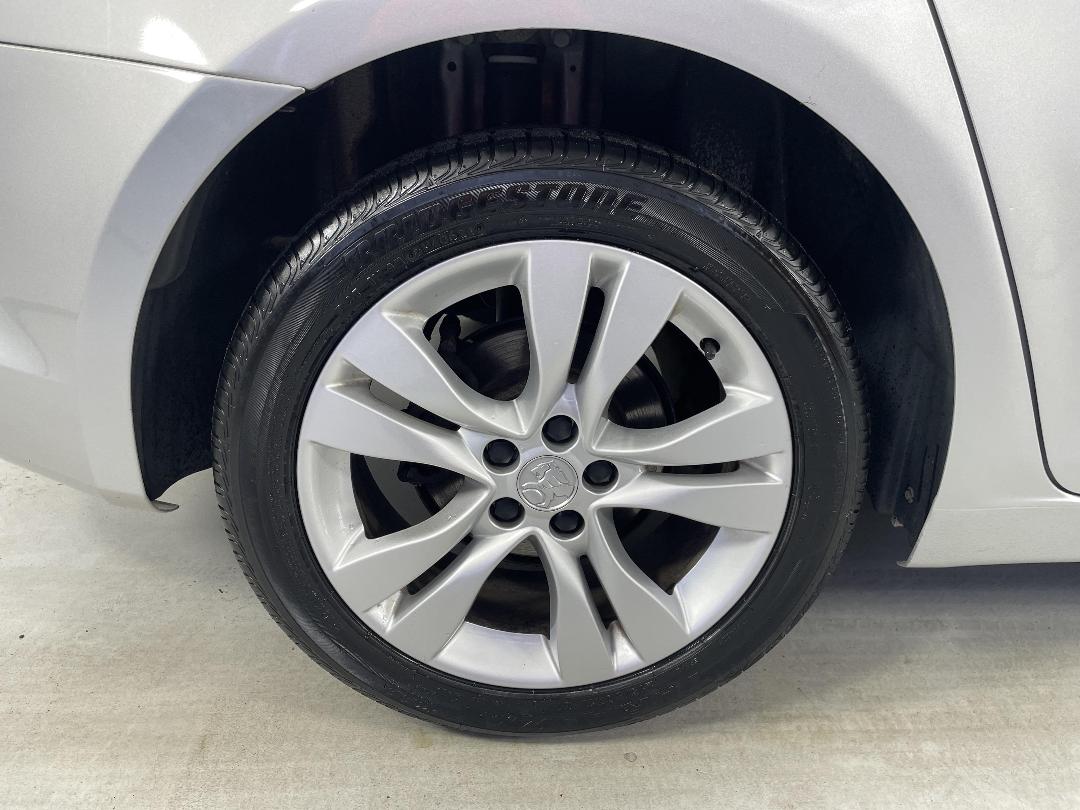 Photo '12' of Holden Cruze