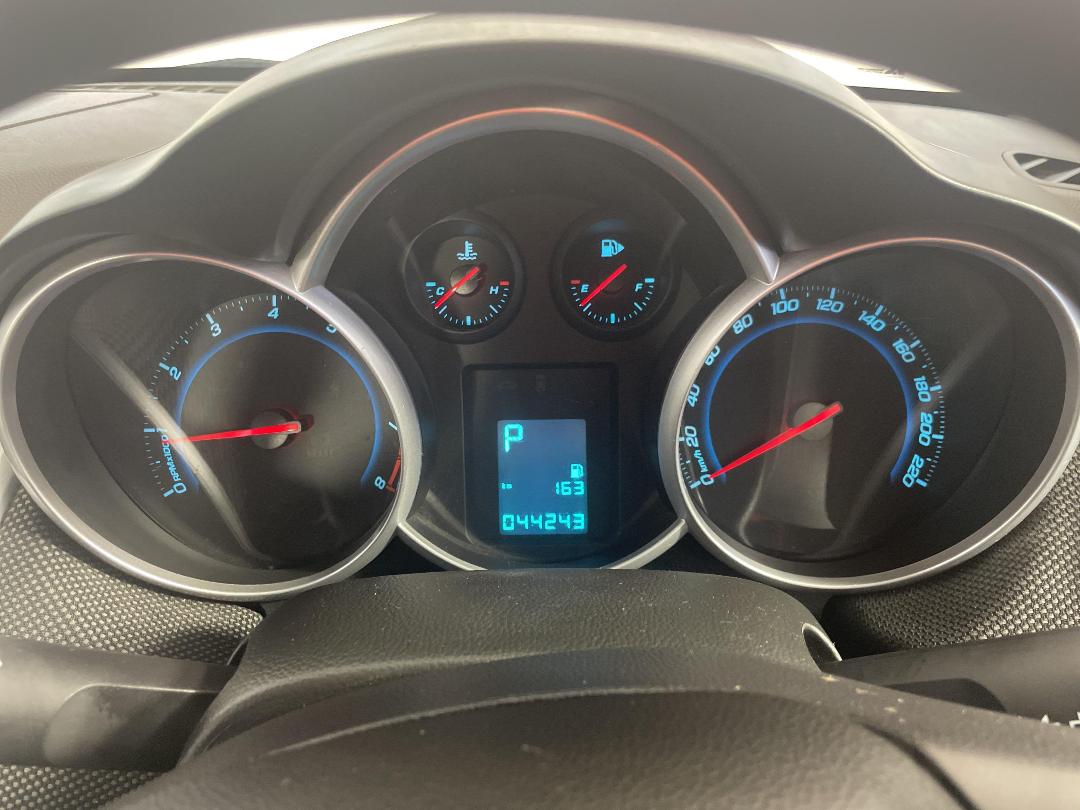 Photo '21' of Holden Cruze