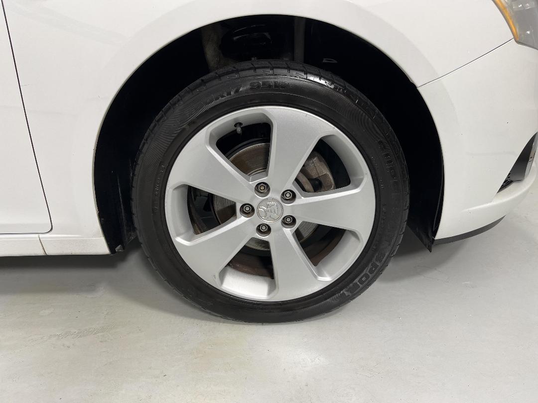 Photo '9' of Holden Cruze