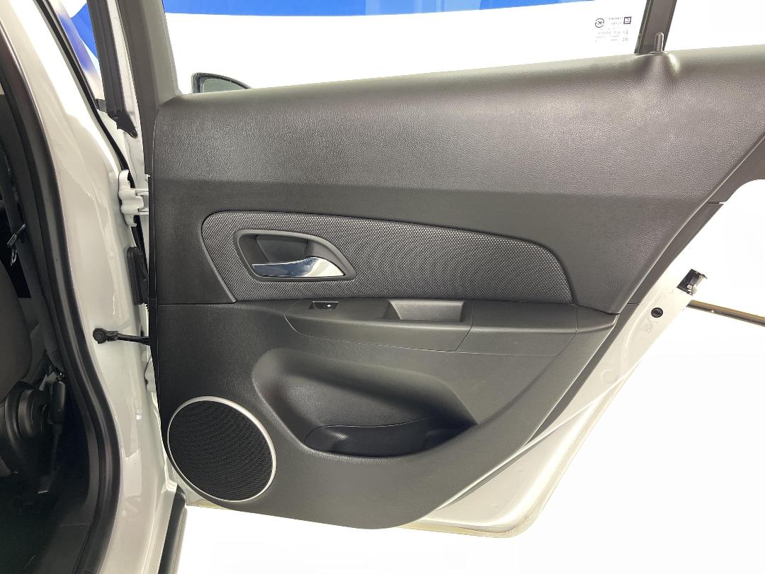 Photo '19' of Holden Cruze