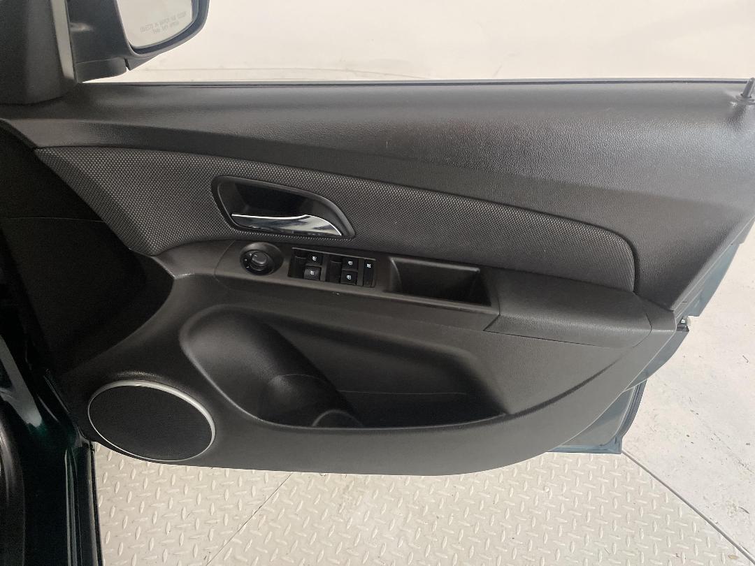 Photo '13' of Holden Cruze Equipe