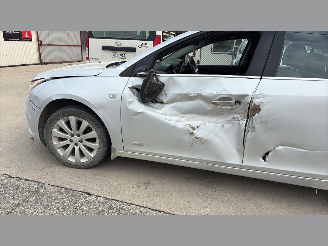 Photo '8' of Holden Cruze Z-Series