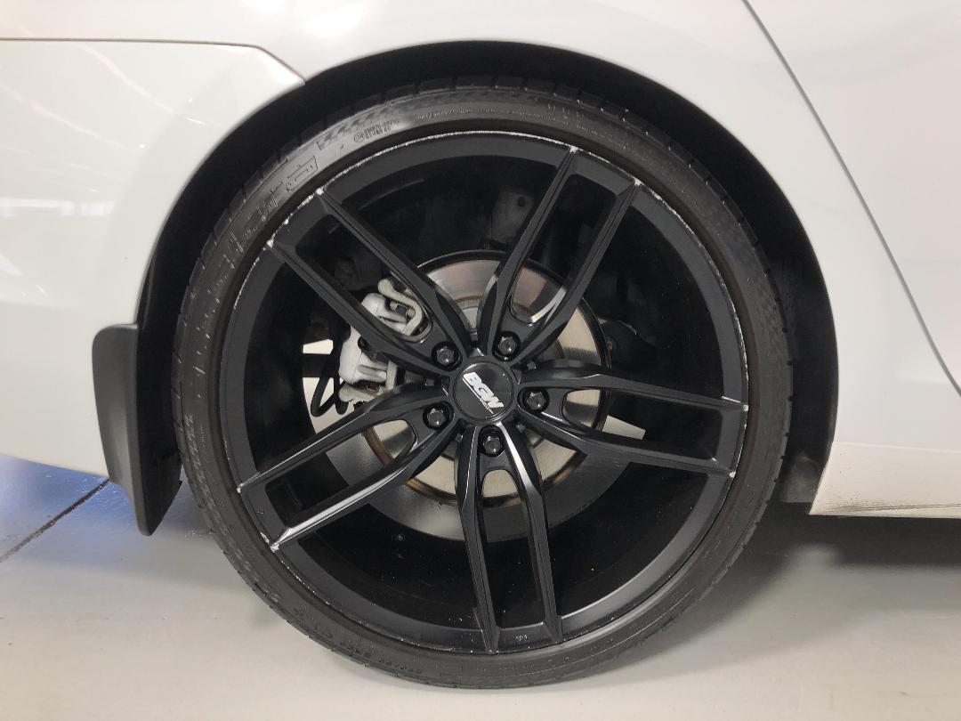 Photo '12' of Holden Malibu