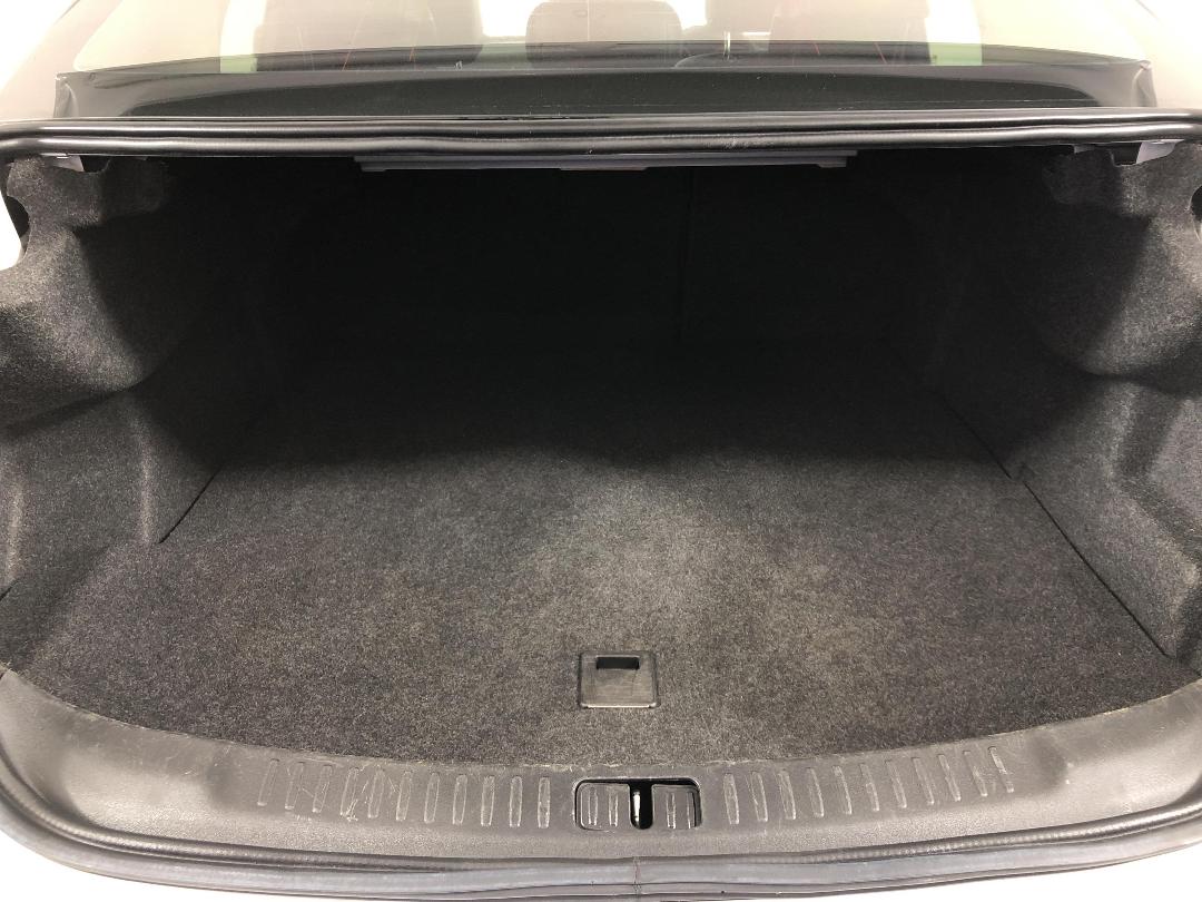 Photo '14' of Holden Malibu