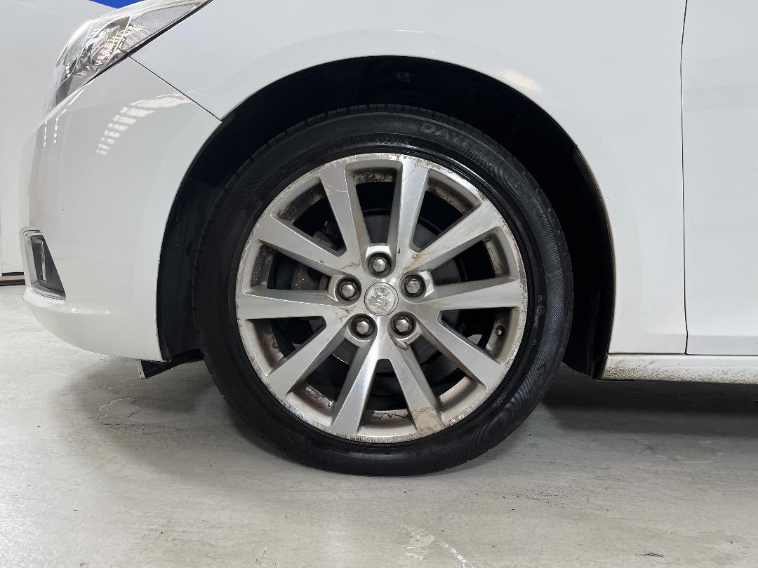 Photo '10' of Holden Malibu Photo '10' of Holden Malibu