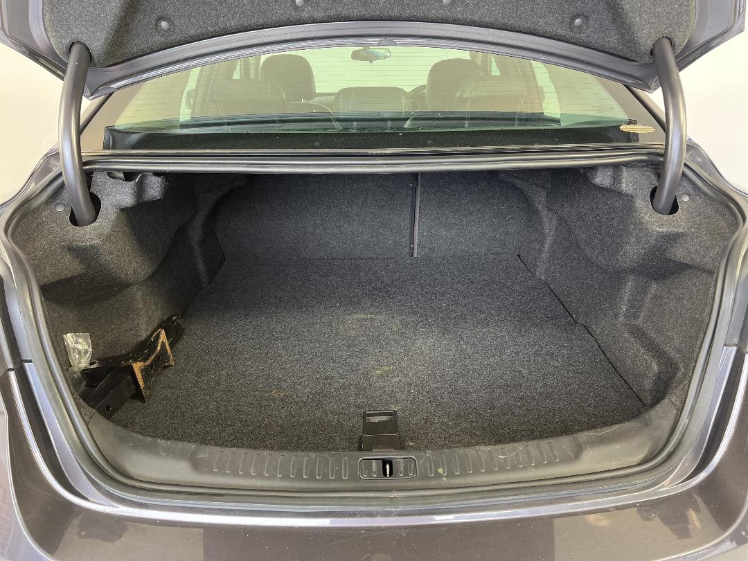 Photo '14' of Holden Malibu