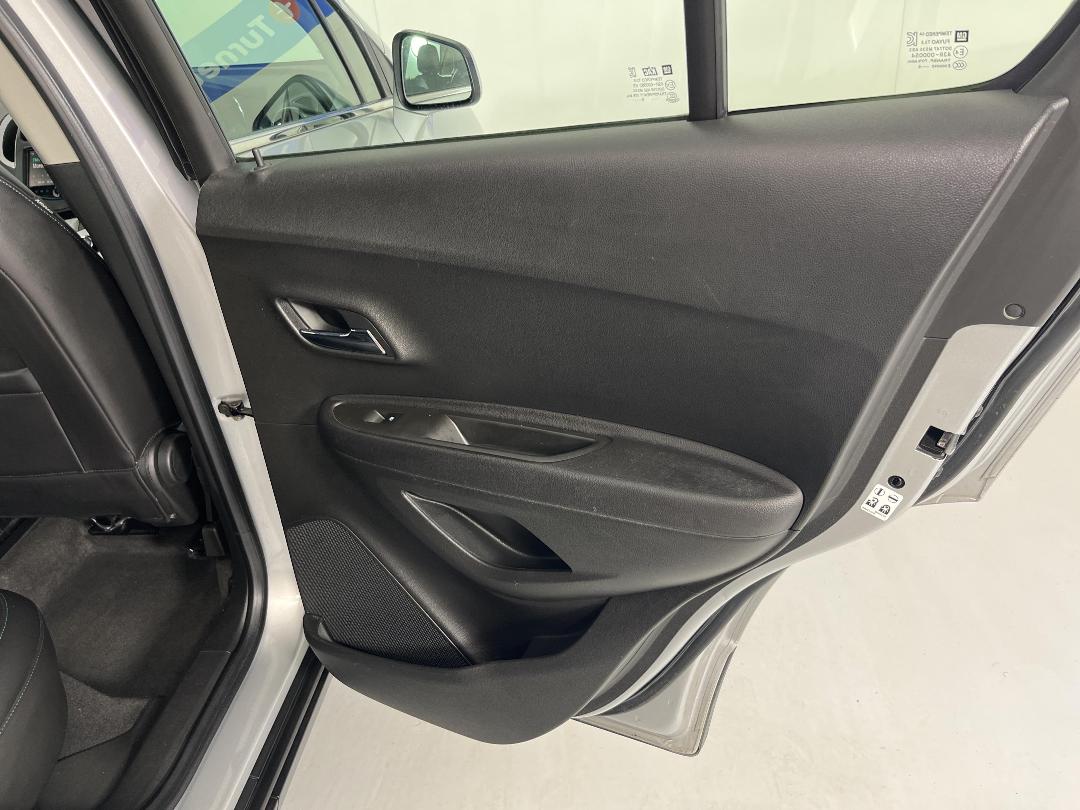 Photo '19' of Holden Trax