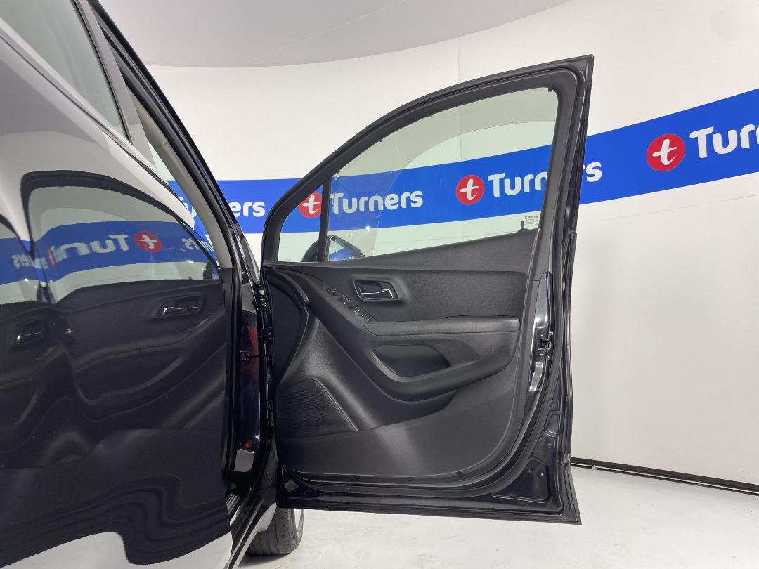 Photo '15' of Holden Trax