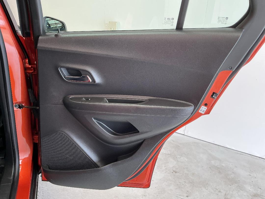 Photo '19' of Holden Trax