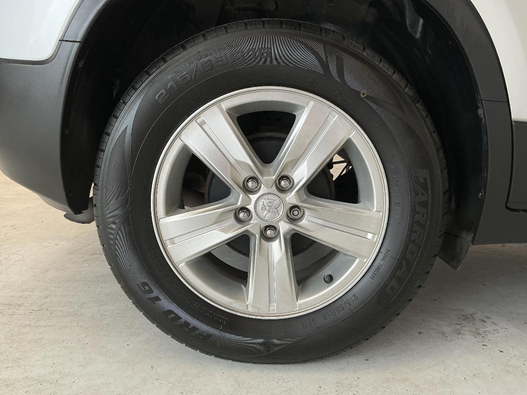 Photo '12' of Holden Trax Photo '12' of Holden Trax