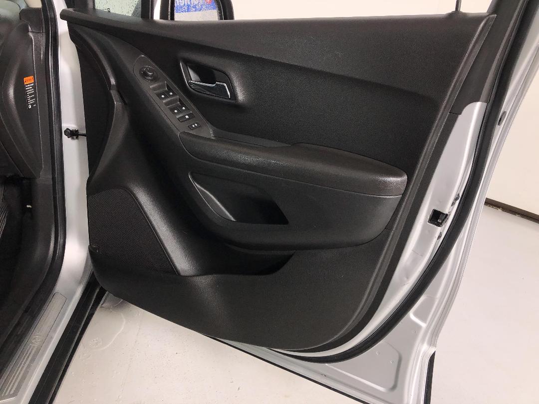 Photo '15' of Holden Trax Photo '15' of Holden Trax