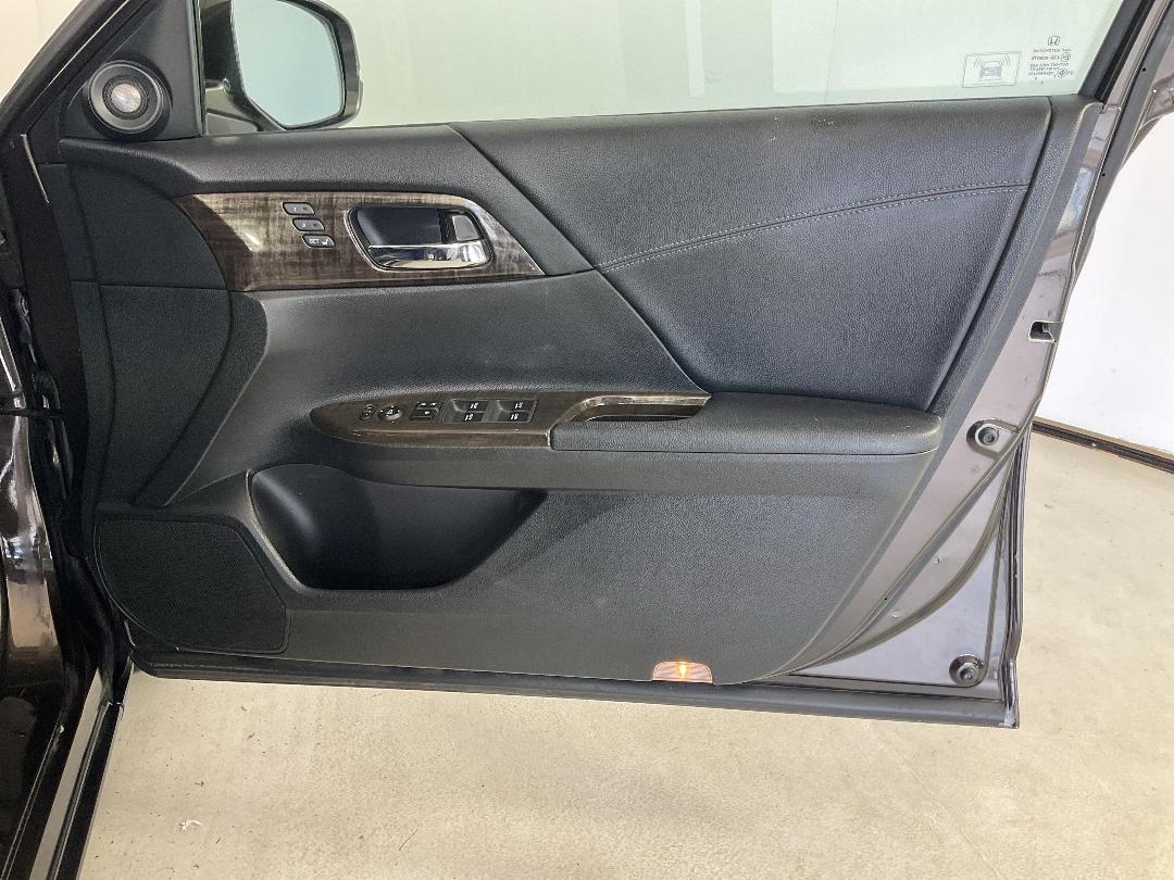 Photo '15' of Honda Accord