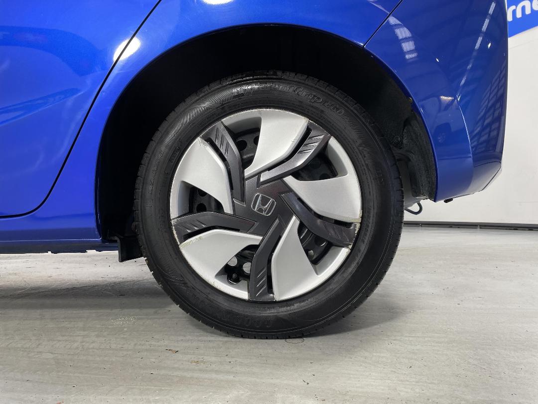 Photo '11' of Honda FIT