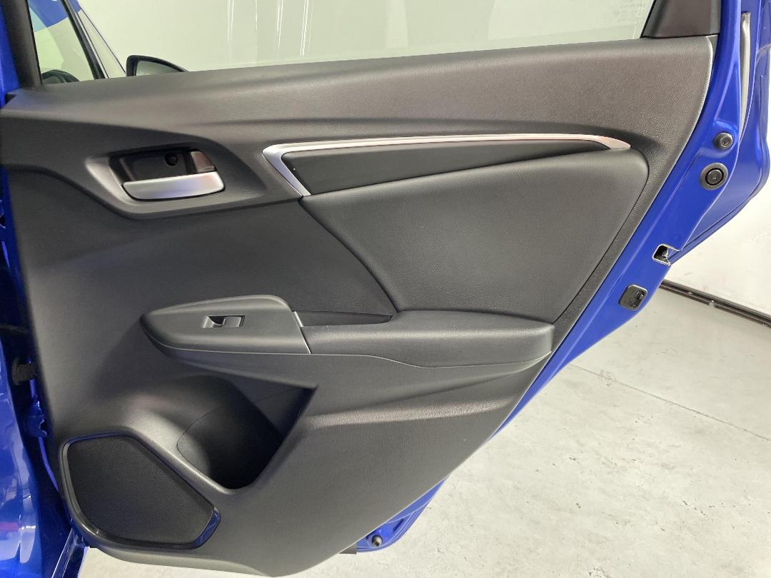 Photo '19' of Honda FIT