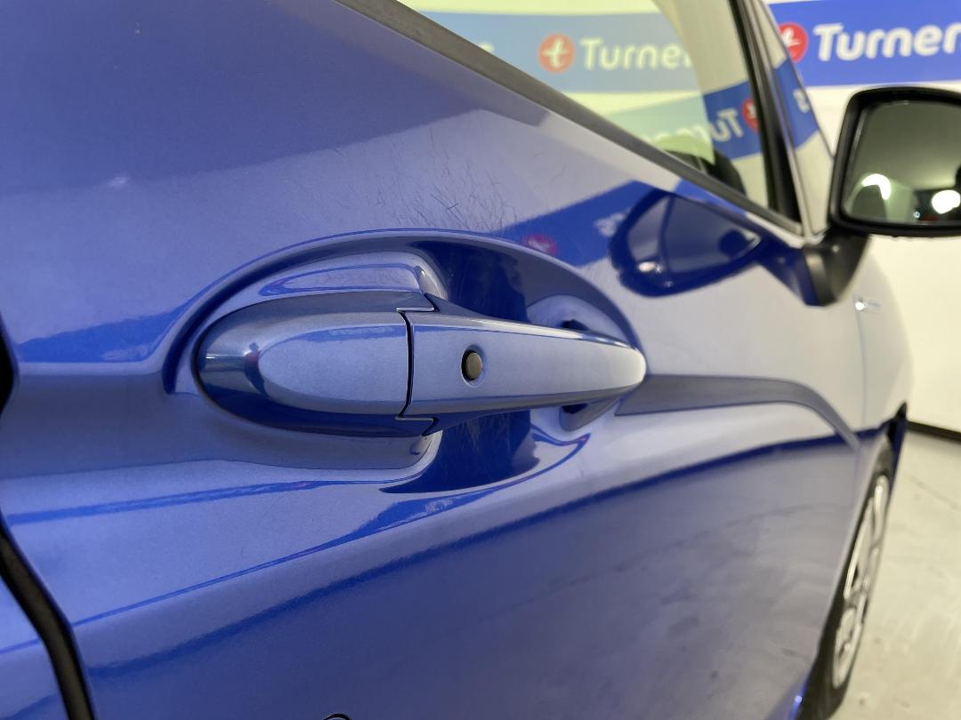 Photo '25' of Honda FIT