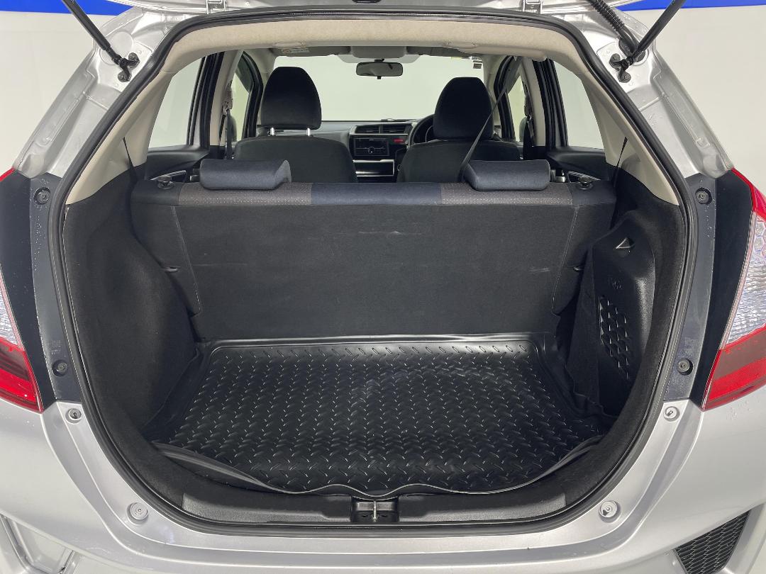 Photo '14' of Honda FIT