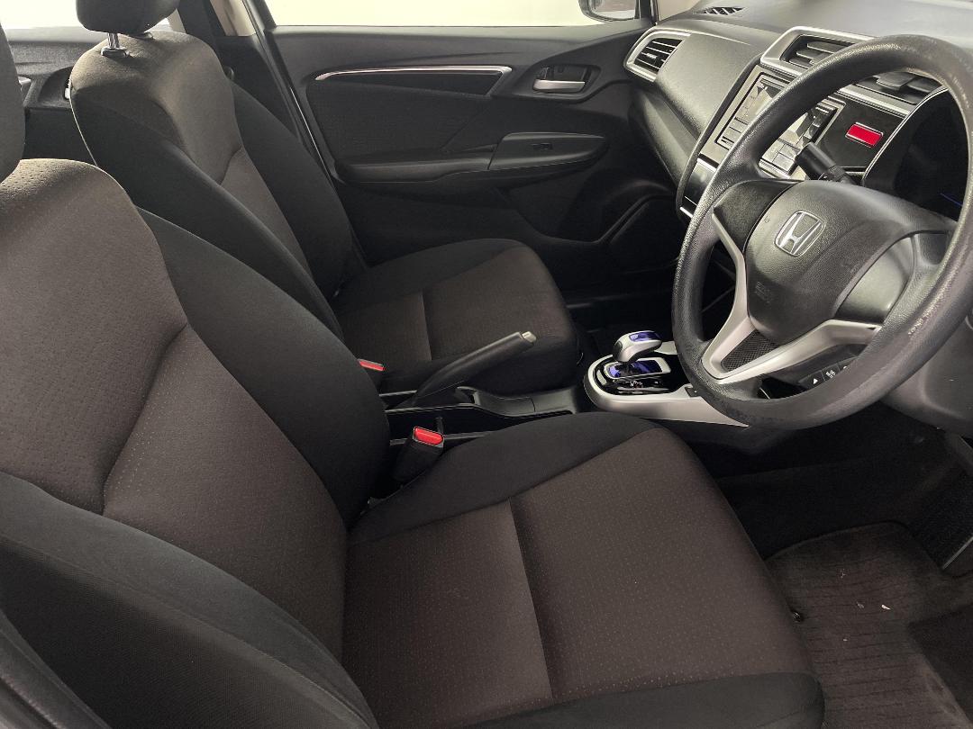 Photo '16' of Honda FIT