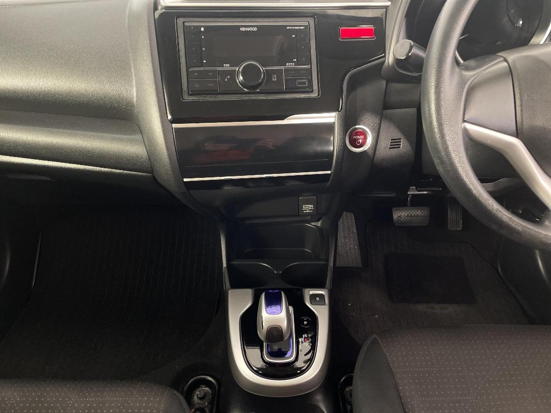 Photo '18' of Honda FIT