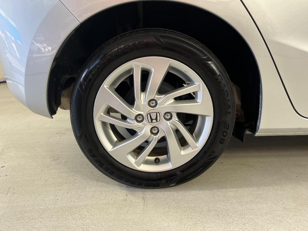 Photo '12' of Honda FIT Photo '12' of Honda FIT