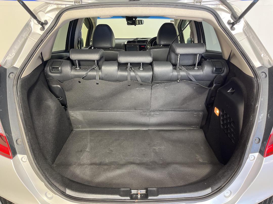 Photo '14' of Honda FIT Photo '14' of Honda FIT