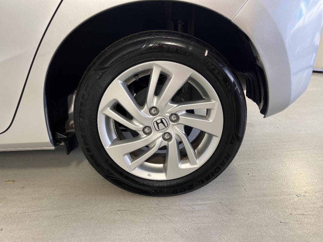 Photo '11' of Honda FIT Photo '11' of Honda FIT