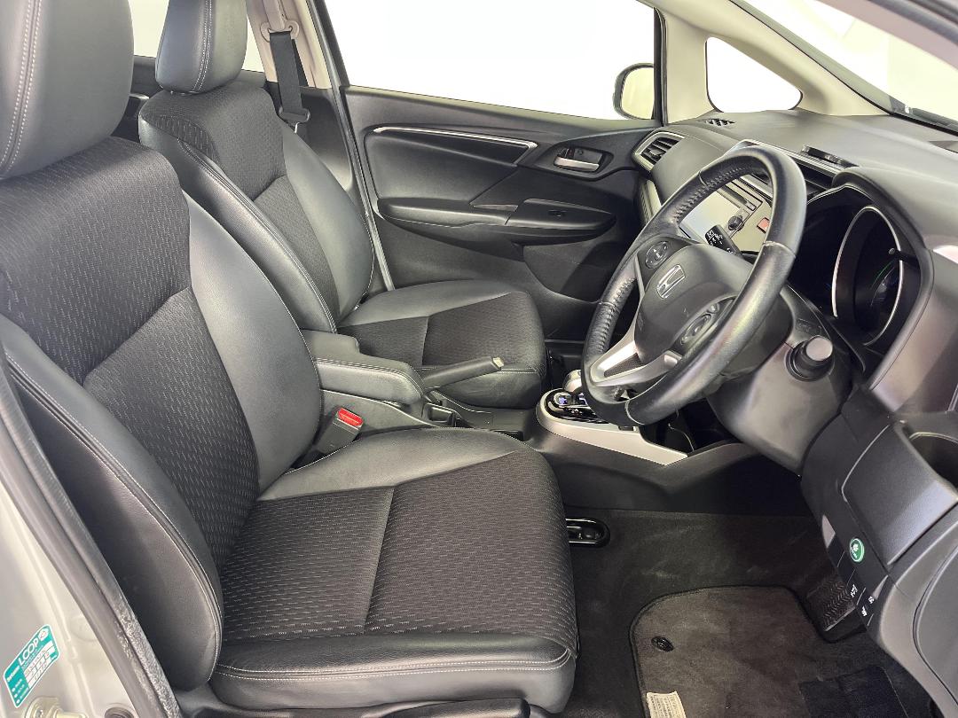 Photo '16' of Honda FIT Photo '16' of Honda FIT