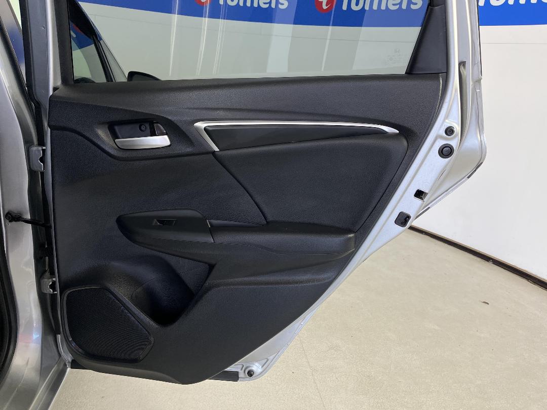 Photo '19' of Honda FIT Photo '19' of Honda FIT