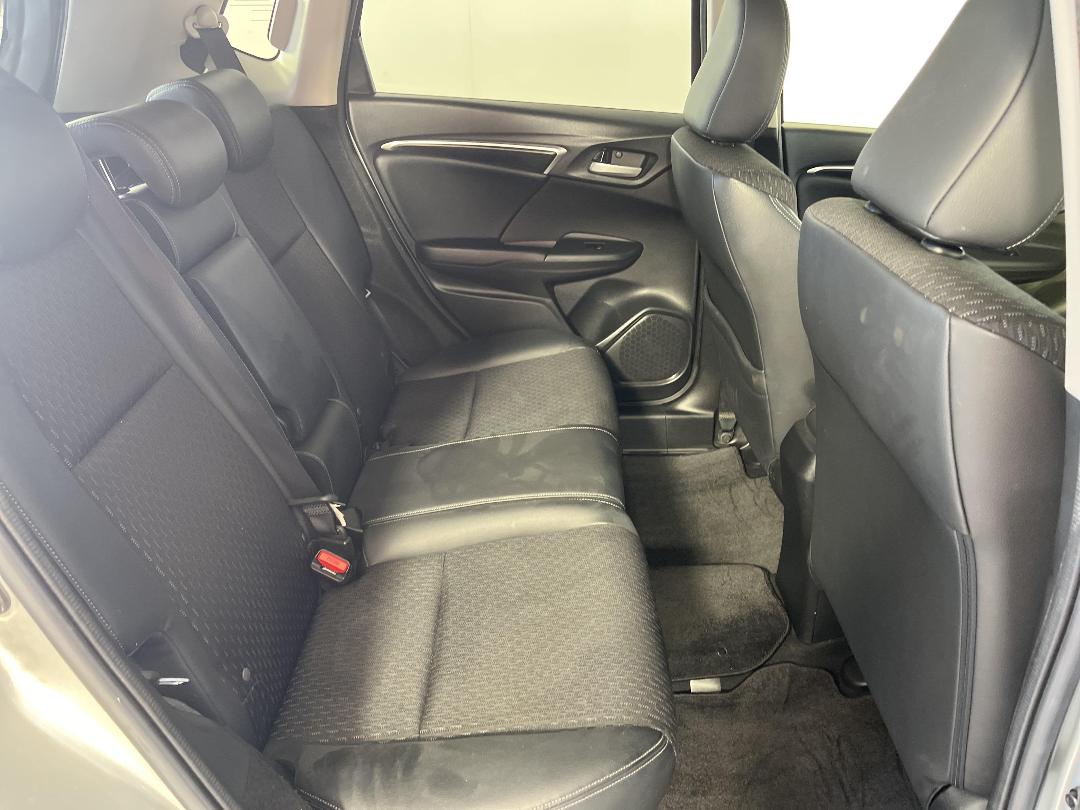 Photo '20' of Honda FIT Photo '20' of Honda FIT