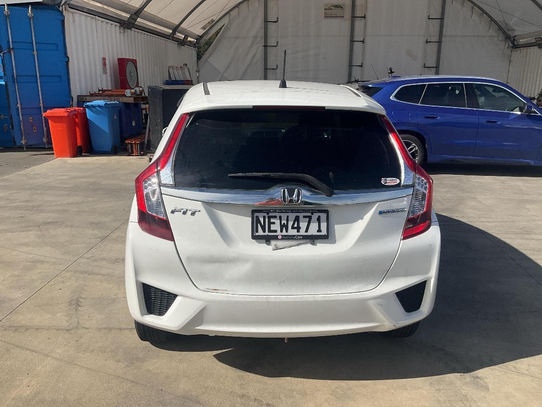 Photo '4' of Honda FIT Hybrid