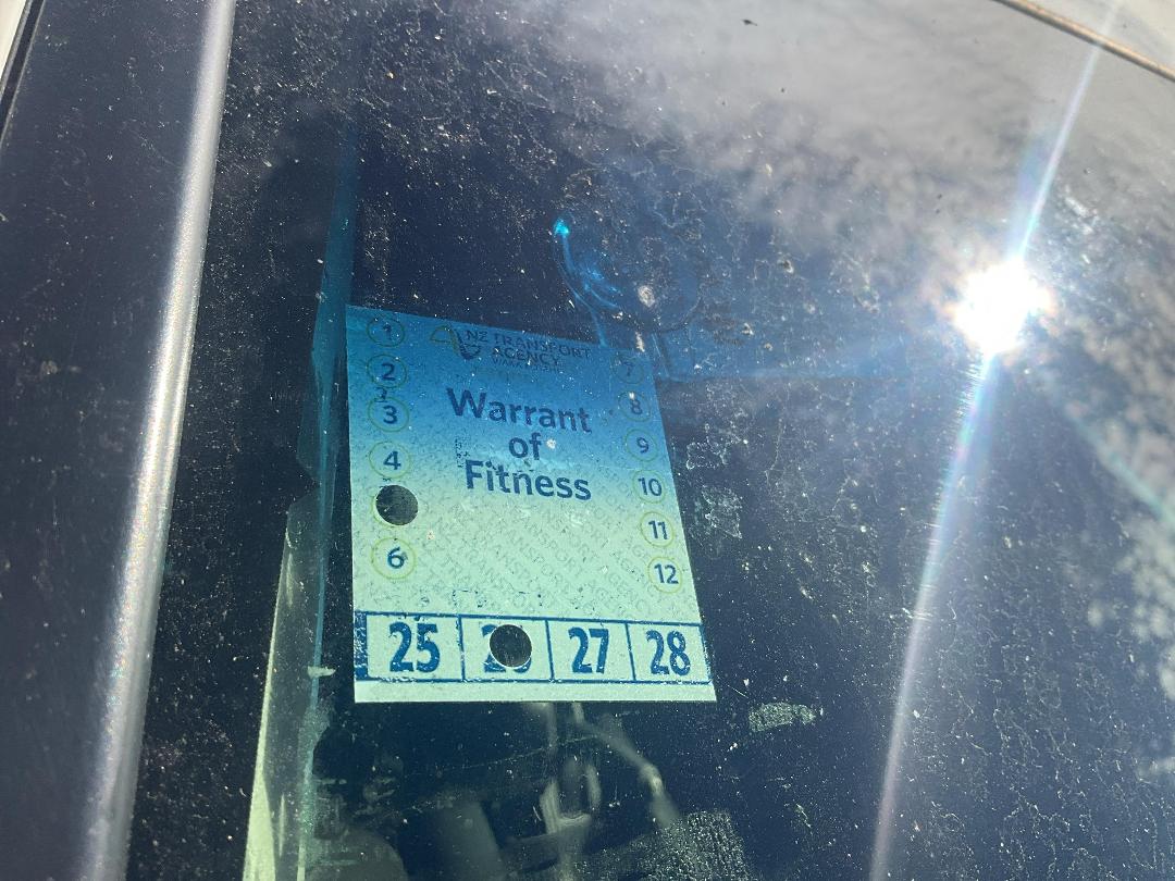 Photo '12' of Honda FIT Hybrid