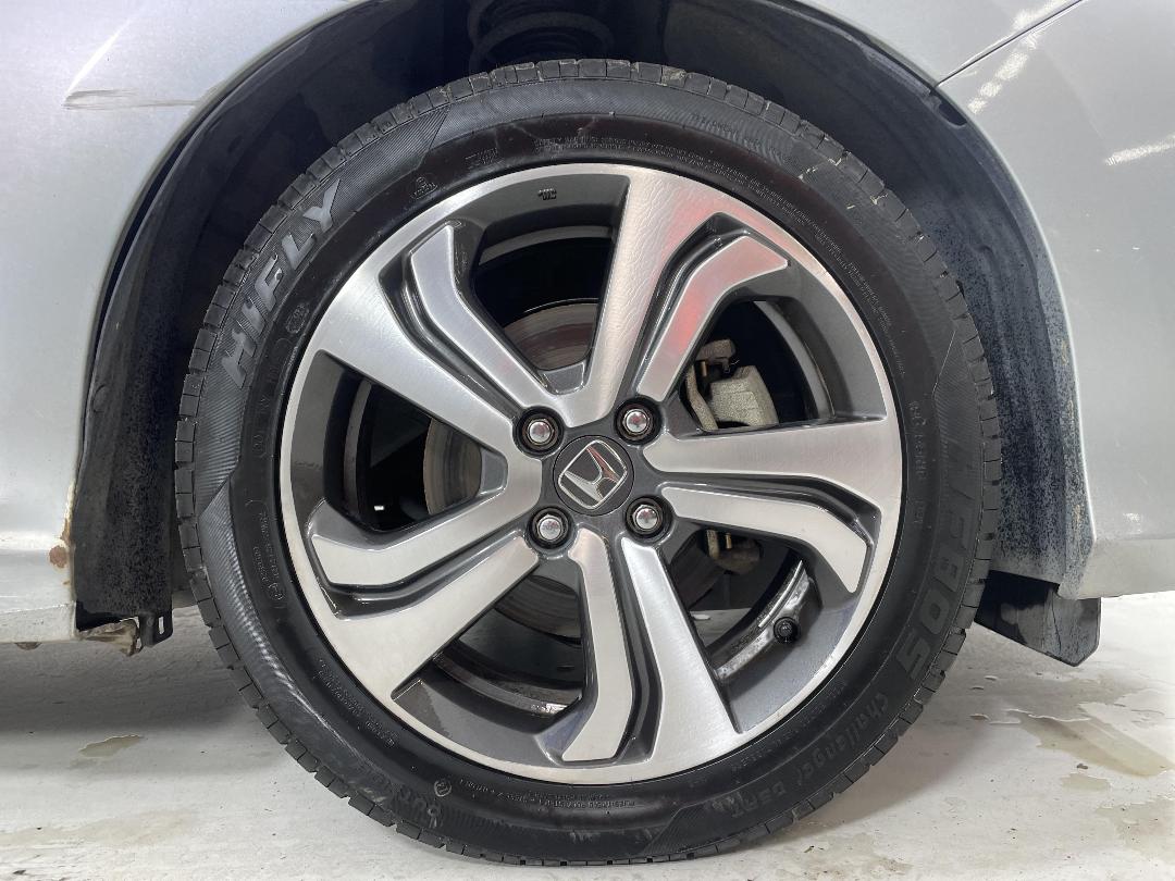 Photo '9' of Honda Grace Photo '9' of Honda Grace