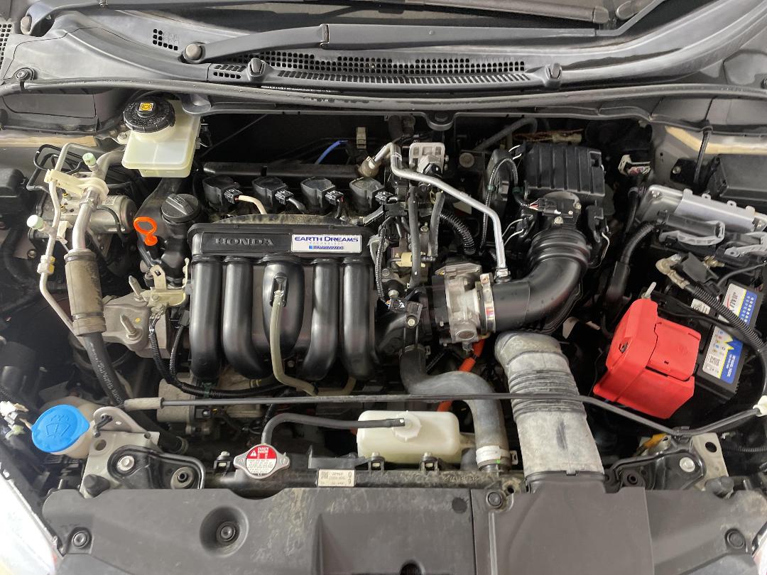 Photo '13' of Honda Grace Photo '13' of Honda Grace