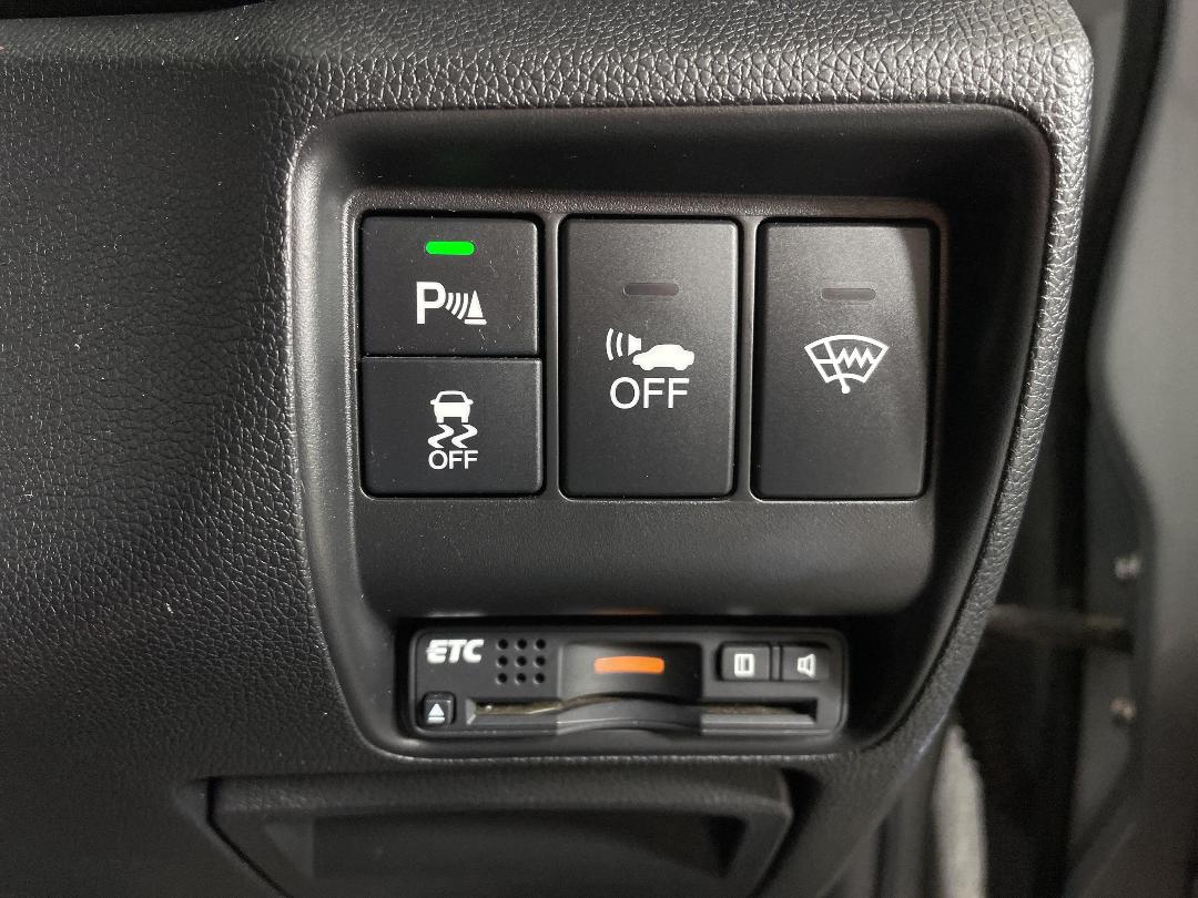 Photo '23' of Honda Grace Photo '23' of Honda Grace