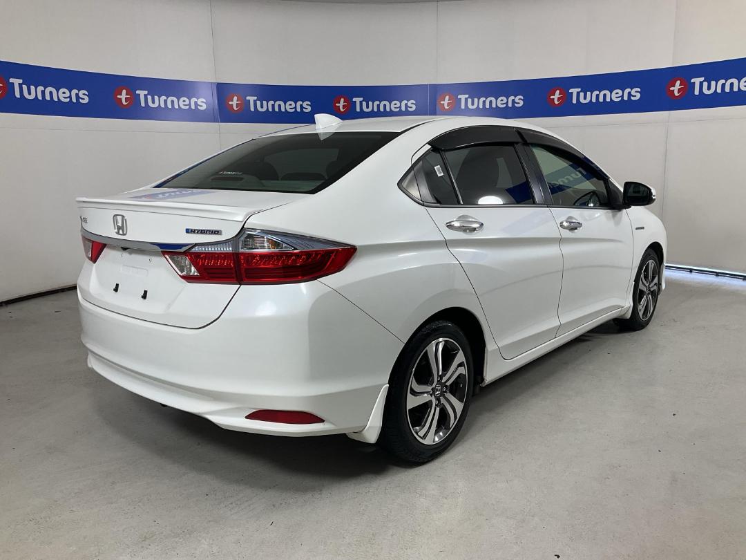 Photo '7' of Honda Grace Photo '7' of Honda Grace