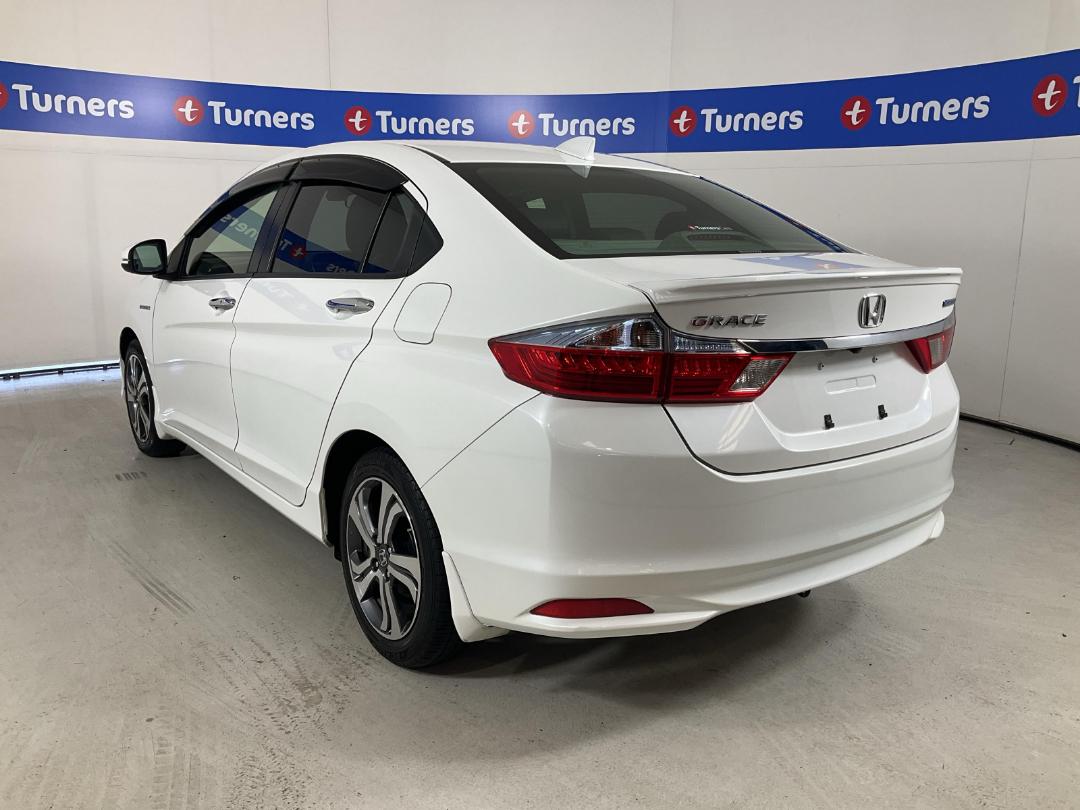 Photo '5' of Honda Grace Photo '5' of Honda Grace