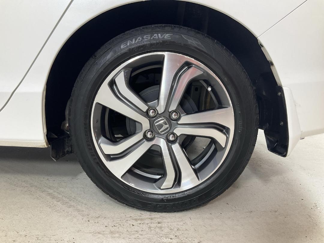 Photo '11' of Honda Grace Photo '11' of Honda Grace