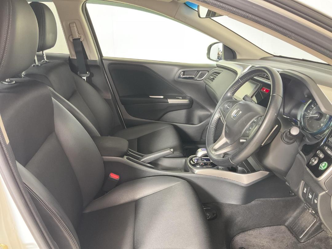 Photo '16' of Honda Grace Photo '16' of Honda Grace