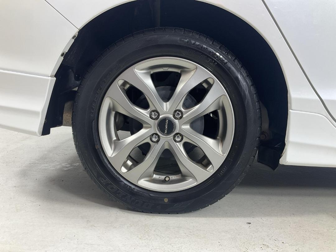 Photo '12' of Honda Grace Photo '12' of Honda Grace