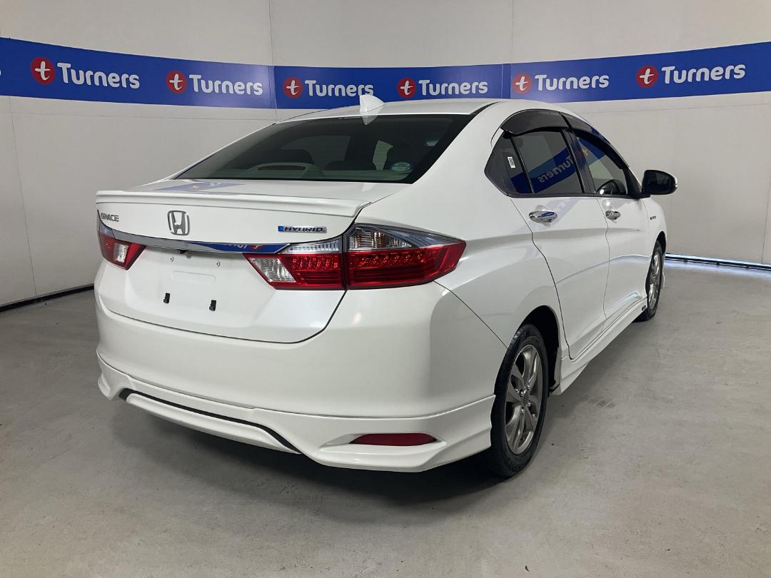 Photo '7' of Honda Grace Photo '7' of Honda Grace