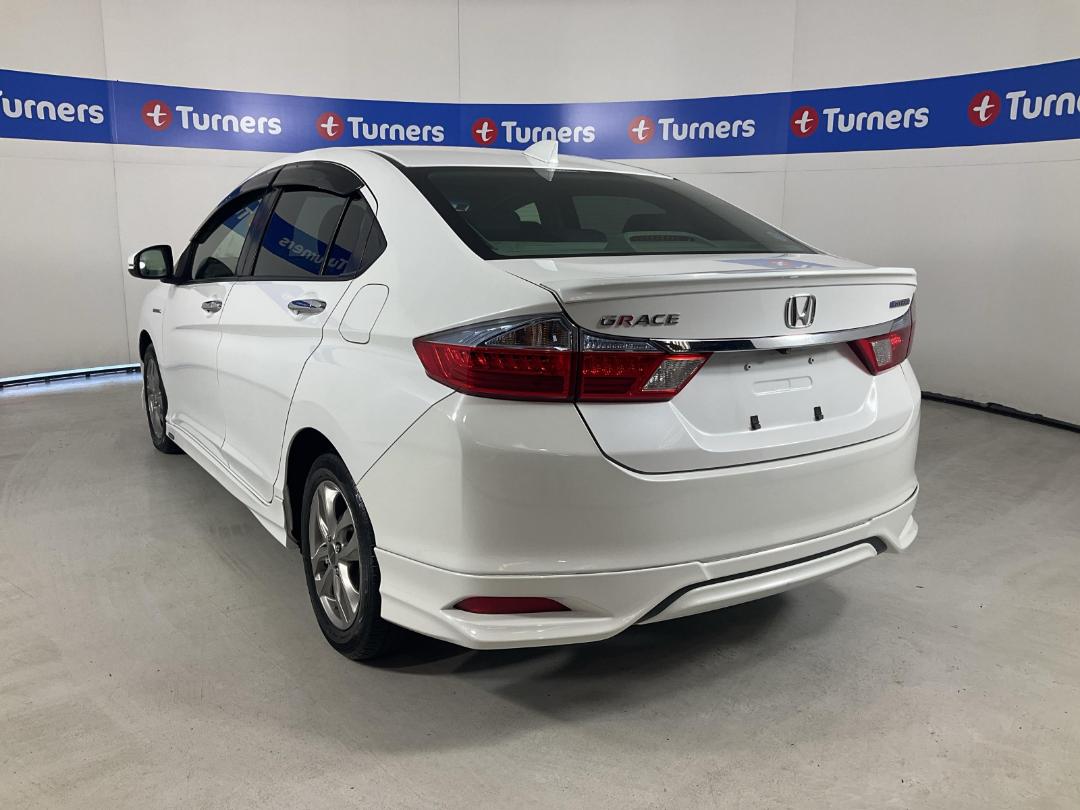 Photo '5' of Honda Grace Photo '5' of Honda Grace