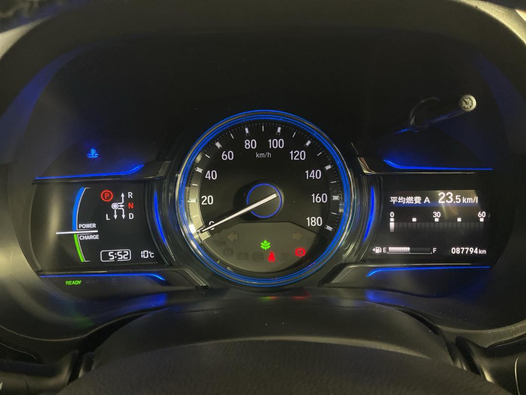 Photo '21' of Honda Grace Photo '21' of Honda Grace