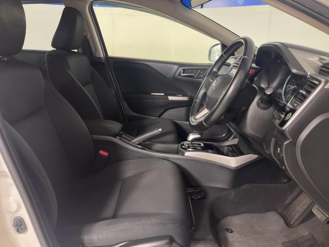 Photo '16' of Honda Grace Photo '16' of Honda Grace