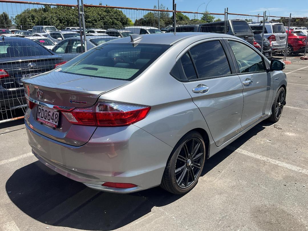 Photo '4' of Honda Grace 1.5L Petrol Hybrid Photo '4' of Honda Grace 1.5L Petrol Hybrid