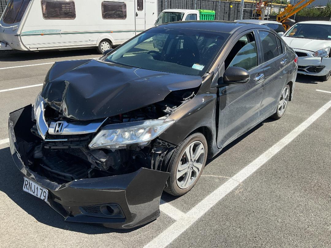 Photo '4' of Honda Grace Photo '4' of Honda Grace