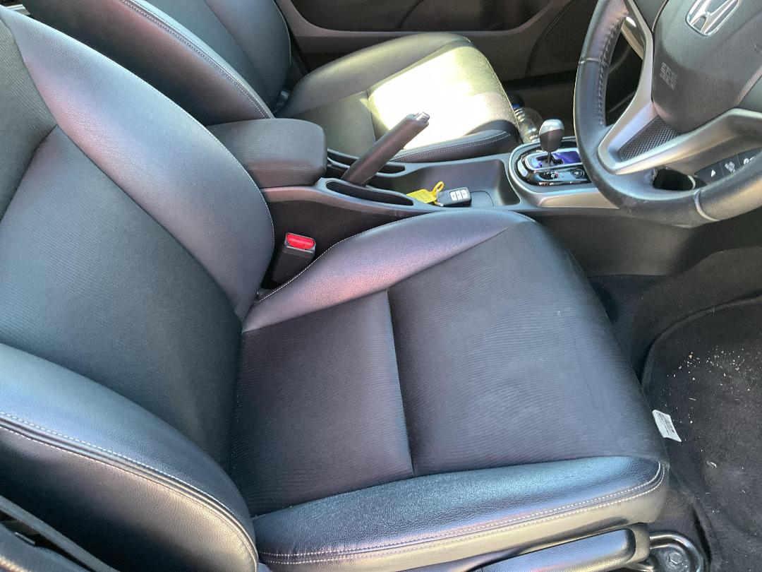 Photo '11' of Honda Grace Photo '11' of Honda Grace